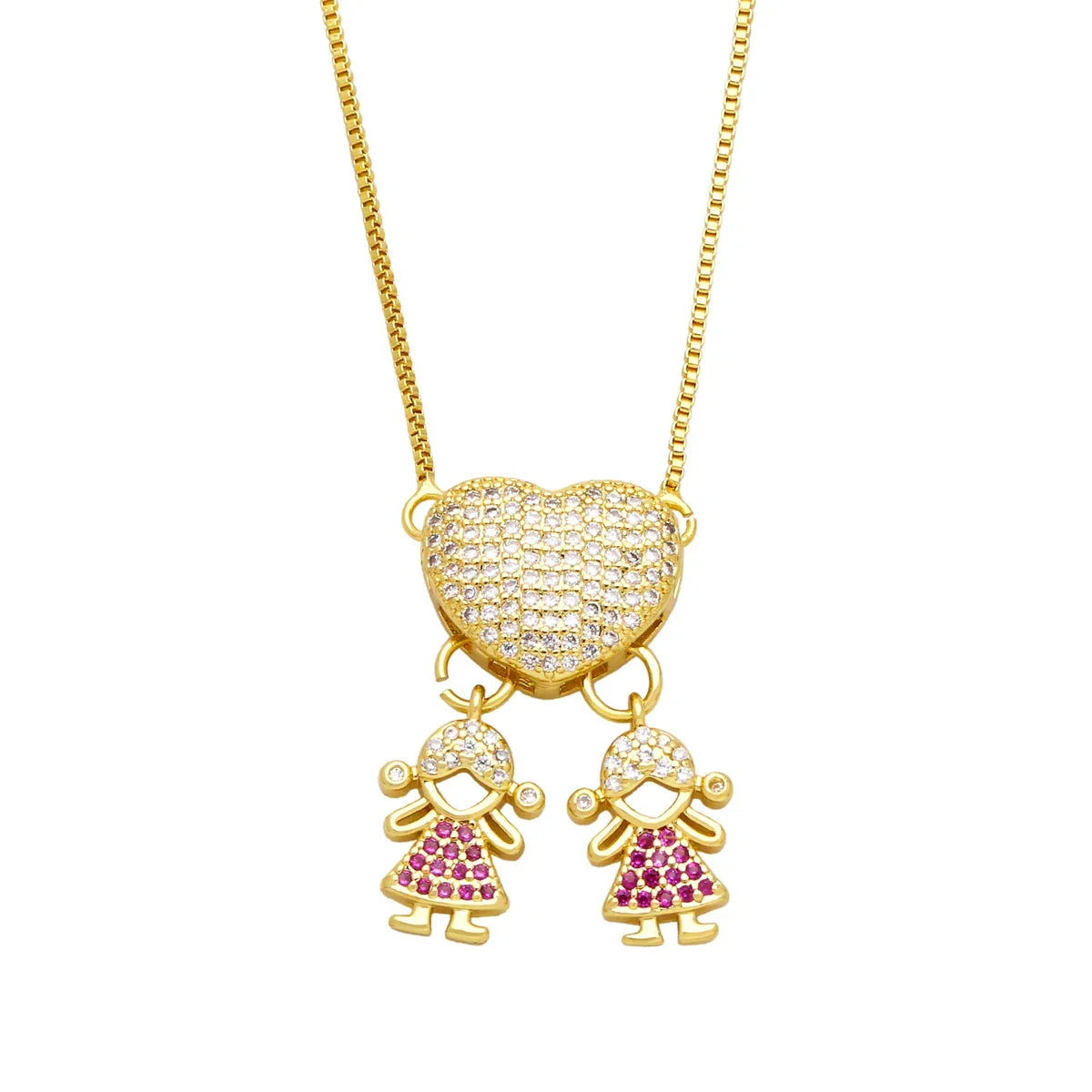 Colar dourado com pingente de coração cravejado e duas meninas com vestidos rosa